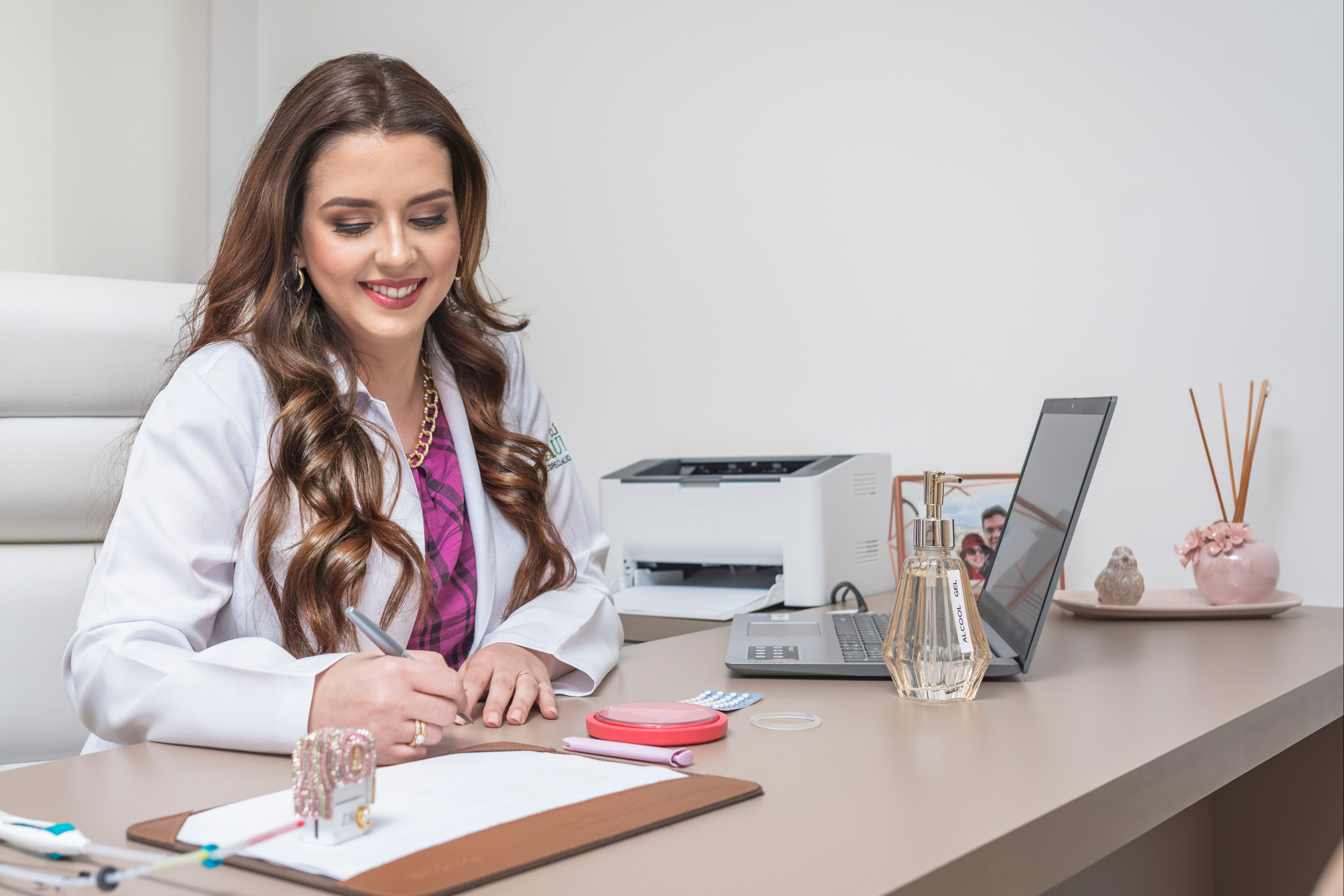 Dra. Camila Fiorin Franzi — Ginecologista e Obstetra